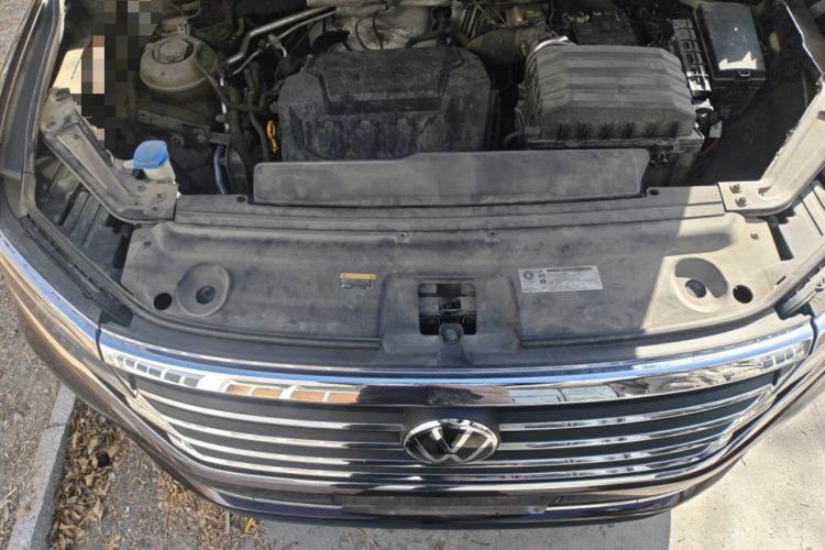 Used Volkswagen Viloran 2020 330TSI Luxury Edition Engine Bay