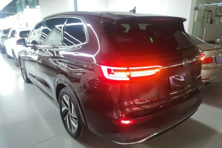 Used Volkswagen Viloran 2020 330TSI Luxury Edition Exterior 2