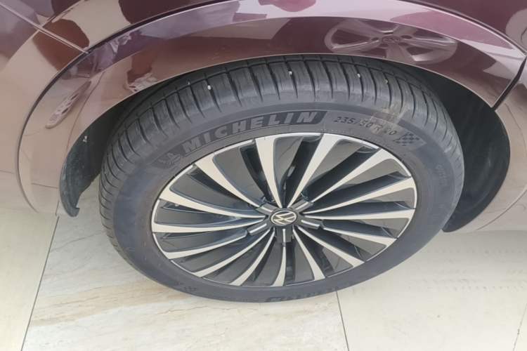 Used Volkswagen Viloran 2020 380TSI Prestige Edition Exterior 5