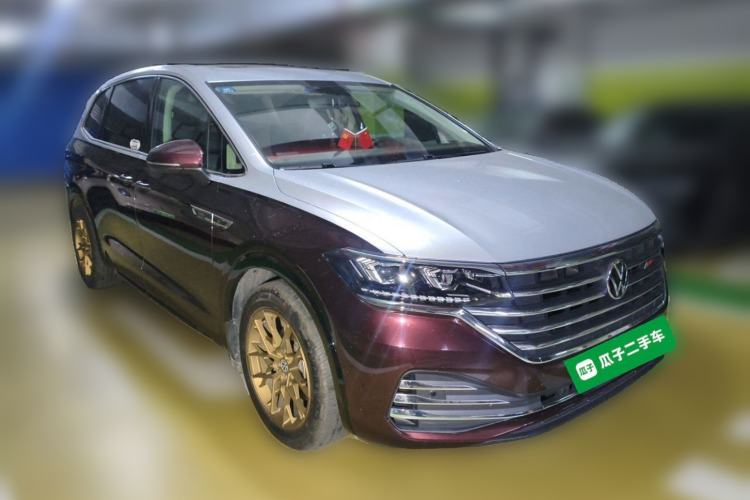 Used Volkswagen Viloran 2020 330TSI Luxury Edition Front Right 45 Deg