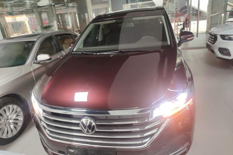 Used Volkswagen Viloran 2020 330TSI Luxury Edition Front