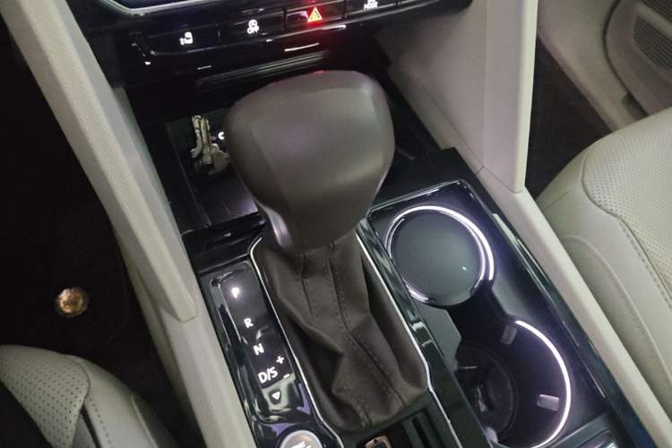 Used Volkswagen Viloran 2020 380TSI Flagship Edition Gear Lever