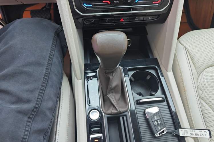 Used Volkswagen Viloran 2020 380TSI Flagship Edition Gear Lever