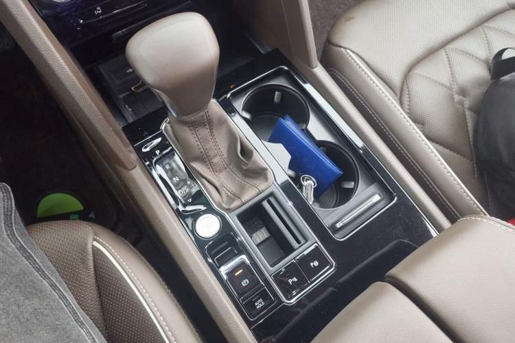 Used Volkswagen Viloran 2020 380TSI Prestige Edition Gear Lever