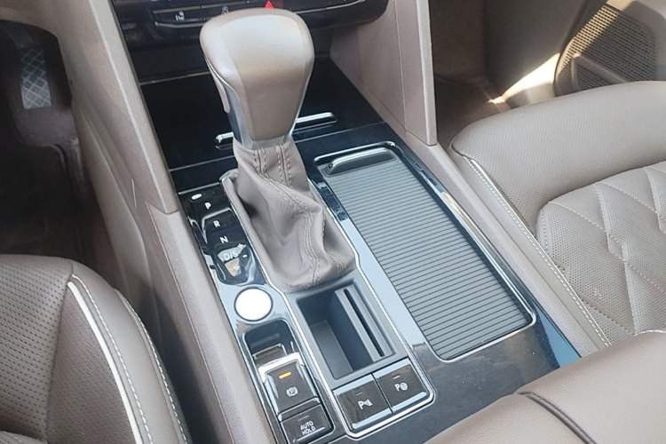 Used Volkswagen Viloran 2020 380TSI Prestige Edition Gear Lever