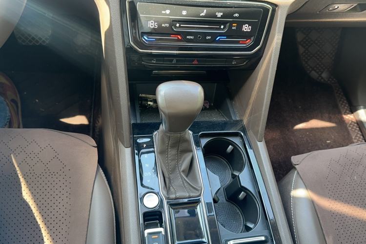 Used Volkswagen Viloran 2020 330TSI Business Edition Gear Lever