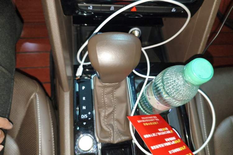 Used Volkswagen Viloran 2020 330TSI Luxury Edition Gear Lever