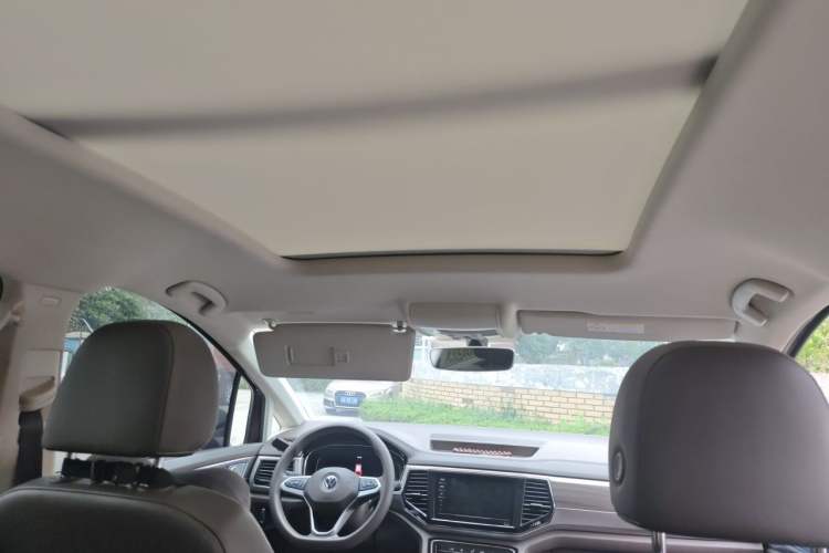Used Volkswagen Viloran 2020 330TSI Business Edition Headliner