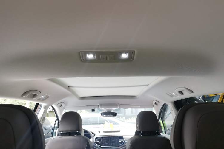 Used Volkswagen Viloran 2020 380TSI Prestige Edition Headliner