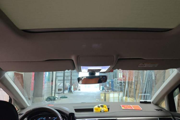 Used Volkswagen Viloran 2020 330TSI Luxury Edition Headliner