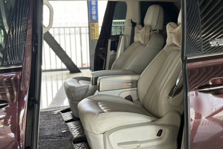 Used Volkswagen Viloran 2020 330TSI Luxury Edition Interior 2