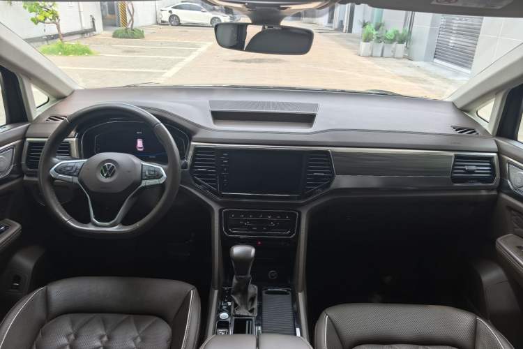 Used Volkswagen Viloran 2020 380TSI Prestige Edition Interior 3