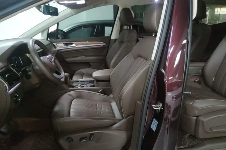 Used Volkswagen Viloran 2020 330TSI Luxury Edition Left Front Seat