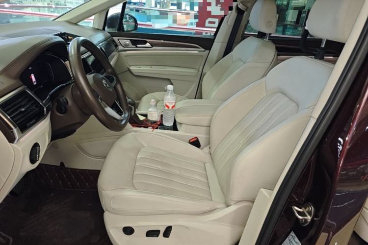 Used Volkswagen Viloran 2020 330TSI Luxury Edition Left Front Seat