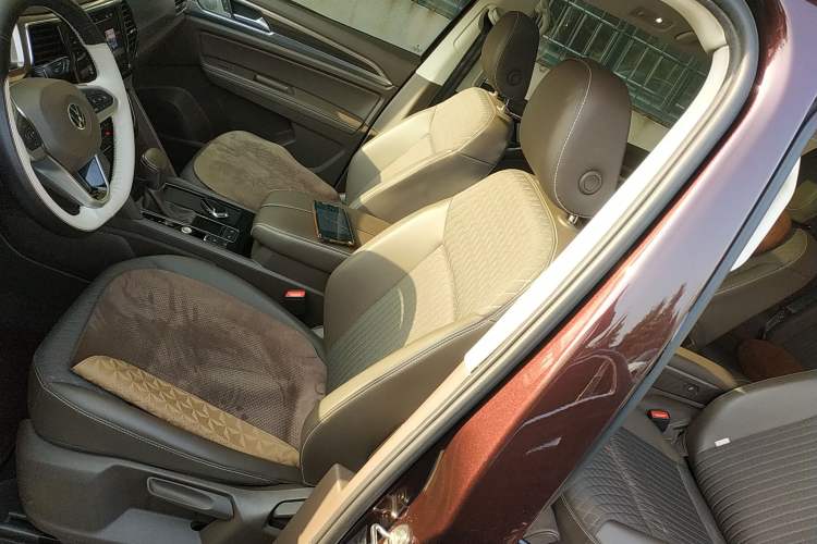 Used Volkswagen Viloran 2020 330TSI Business Edition Left Front Seat