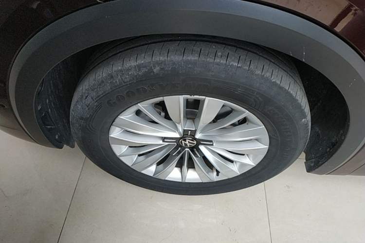 Used Volkswagen Viloran 2020 330TSI Business Edition Left Front Wheel Hub