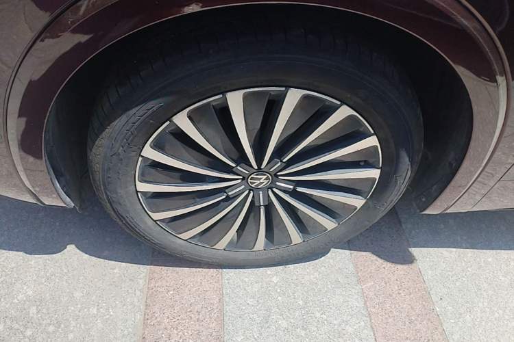 Used Volkswagen Viloran 2020 380TSI Prestige Edition Left Front Wheel Hub