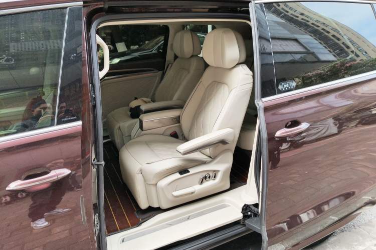 Used Volkswagen Viloran 2020 380TSI Prestige Edition Left Rear Seat