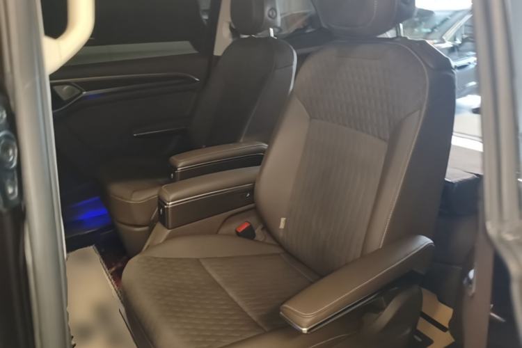Used Volkswagen Viloran 2020 330TSI Business Edition Left Rear Seat