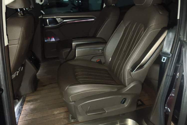 Used Volkswagen Viloran 2020 330TSI Luxury Edition Left Rear Seat