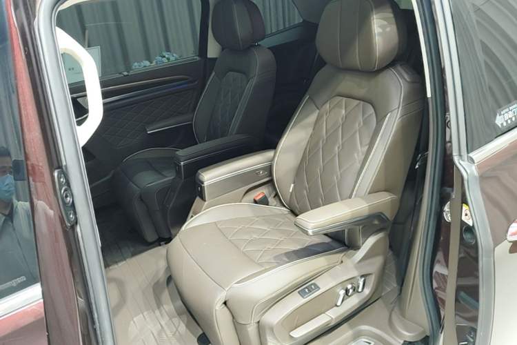 Used Volkswagen Viloran 2020 380TSI Prestige Edition Left Rear Seat