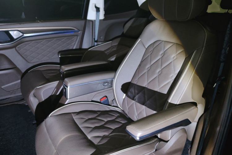 Used Volkswagen Viloran 2020 380TSI Prestige Edition Left Rear Seat