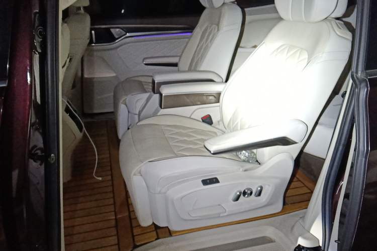 Used Volkswagen Viloran 2020 380TSI Prestige Edition Left Rear Seat