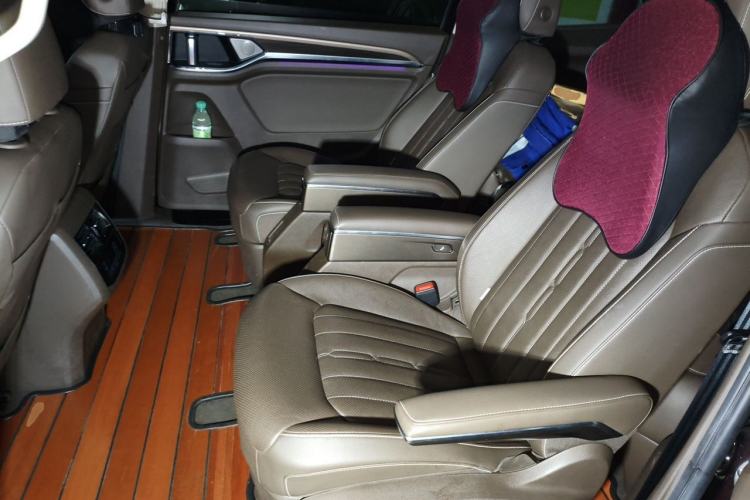 Used Volkswagen Viloran 2020 330TSI Luxury Edition Left Rear Seat