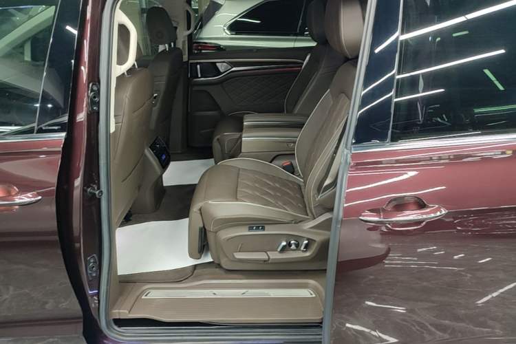 Used Volkswagen Viloran 2020 380TSI Prestige Edition Left Rear Seat