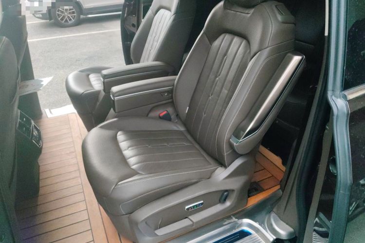 Used Volkswagen Viloran 2020 330TSI Luxury Edition Left Rear Seat