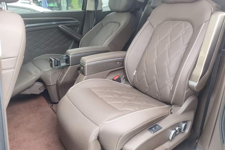 Used Volkswagen Viloran 2020 380TSI Prestige Edition Left Rear Seat