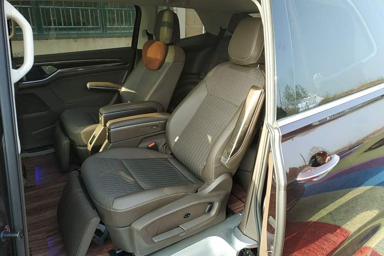 Used Volkswagen Viloran 2020 330TSI Business Edition Left Rear Seat