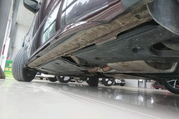 Used Volkswagen Viloran 2020 330TSI Business Edition Left Side Sill