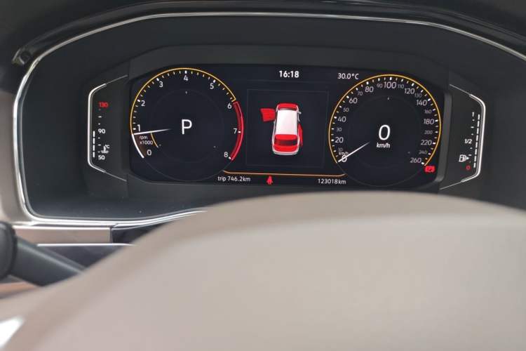 Used Volkswagen Viloran 2020 330TSI Business Edition Odometer Close Up