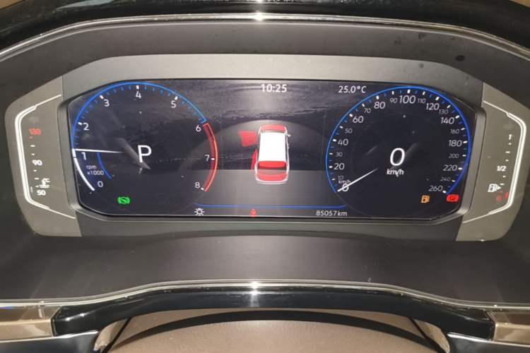 Used Volkswagen Viloran 2020 330TSI Business Edition Odometer Close Up