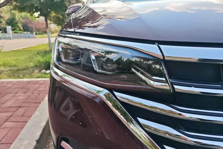 Used Volkswagen Viloran 2020 380TSI Prestige Edition Right Front Headlight
