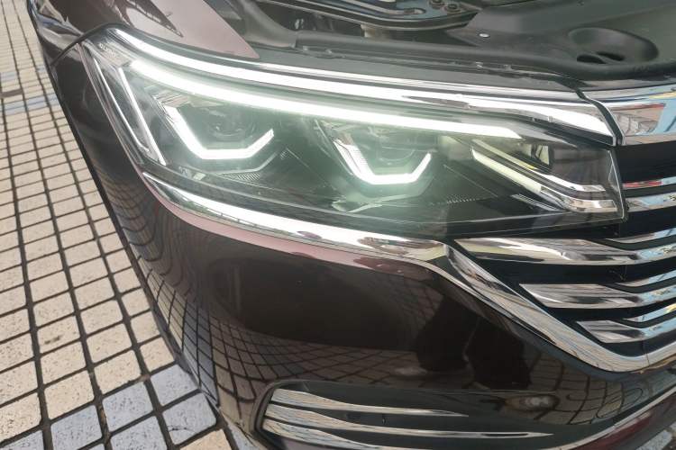Used Volkswagen Viloran 2020 380TSI Prestige Edition Right Front Headlight