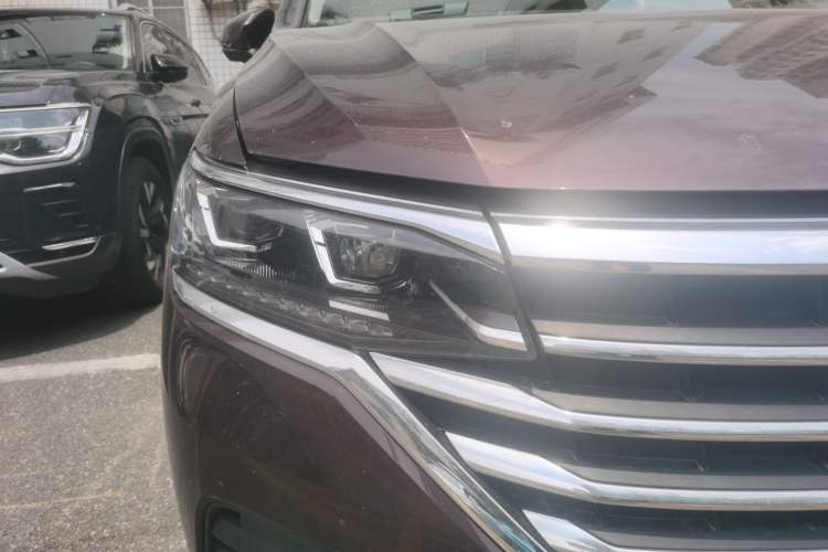 Used Volkswagen Viloran 2020 330TSI Luxury Edition Right Front Headlight