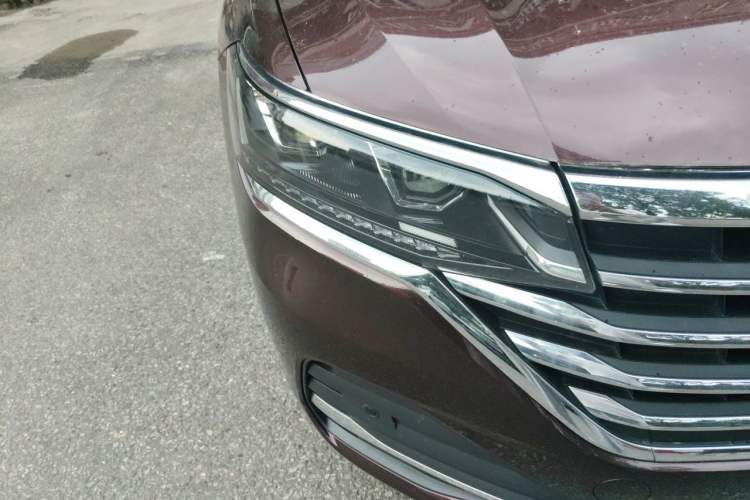 Used Volkswagen Viloran 2020 330TSI Luxury Edition Right Front Headlight