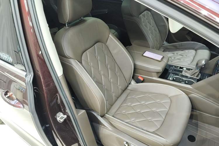 Used Volkswagen Viloran 2020 380TSI Prestige Edition Right Front Seat