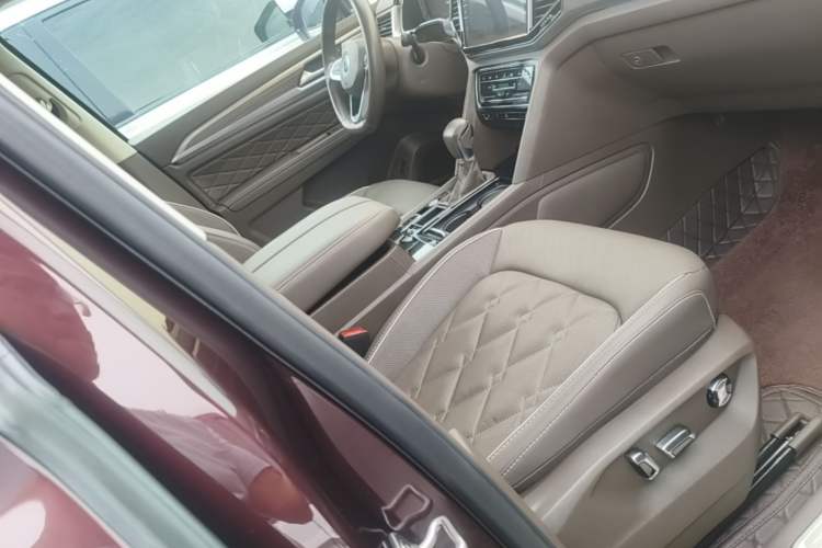 Used Volkswagen Viloran 2020 380TSI Prestige Edition Right Front Seat