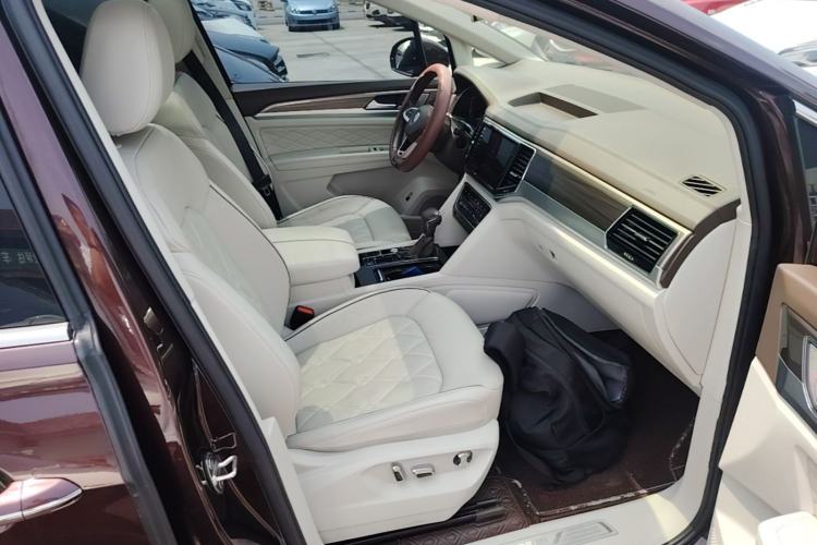 Used Volkswagen Viloran 2020 380TSI Prestige Edition Right Front Seat