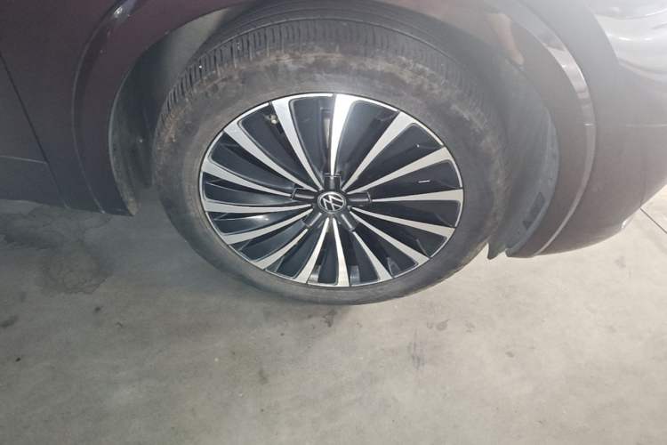 Used Volkswagen Viloran 2020 380TSI Flagship Edition Right Front Wheel Hub