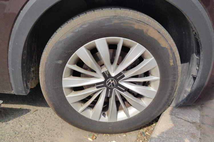 Used Volkswagen Viloran 2020 330TSI Business Edition Right Front Wheel Hub