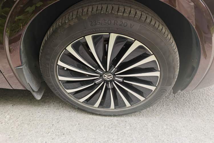 Used Volkswagen Viloran 2020 380TSI Flagship Edition Right Front Wheel Hub