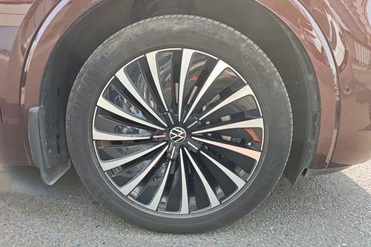 Used Volkswagen Viloran 2020 380TSI Flagship Edition Right Front Wheel Hub