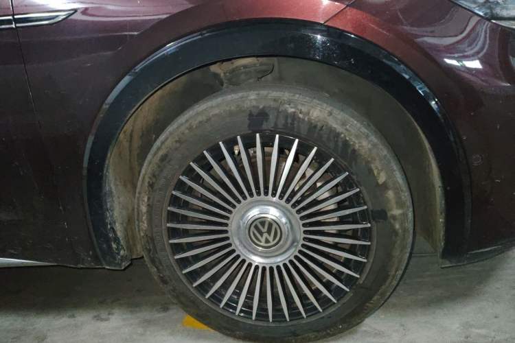 Used Volkswagen Viloran 2020 330TSI Luxury Edition Right Front Wheel Hub