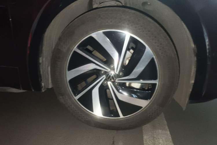 Used Volkswagen Viloran 2020 330TSI Luxury Edition Right Front Wheel Hub