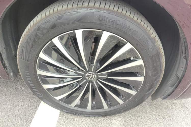 Used Volkswagen Viloran 2020 380TSI Prestige Edition Right Front Wheel Hub