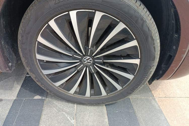 Used Volkswagen Viloran 2020 380TSI Prestige Edition Right Front Wheel Hub